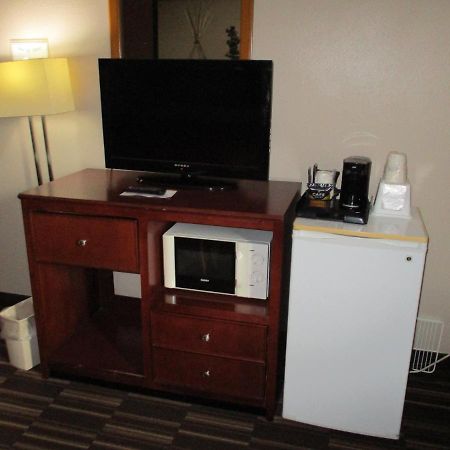Super 8 By Wyndham Madison Exterior foto