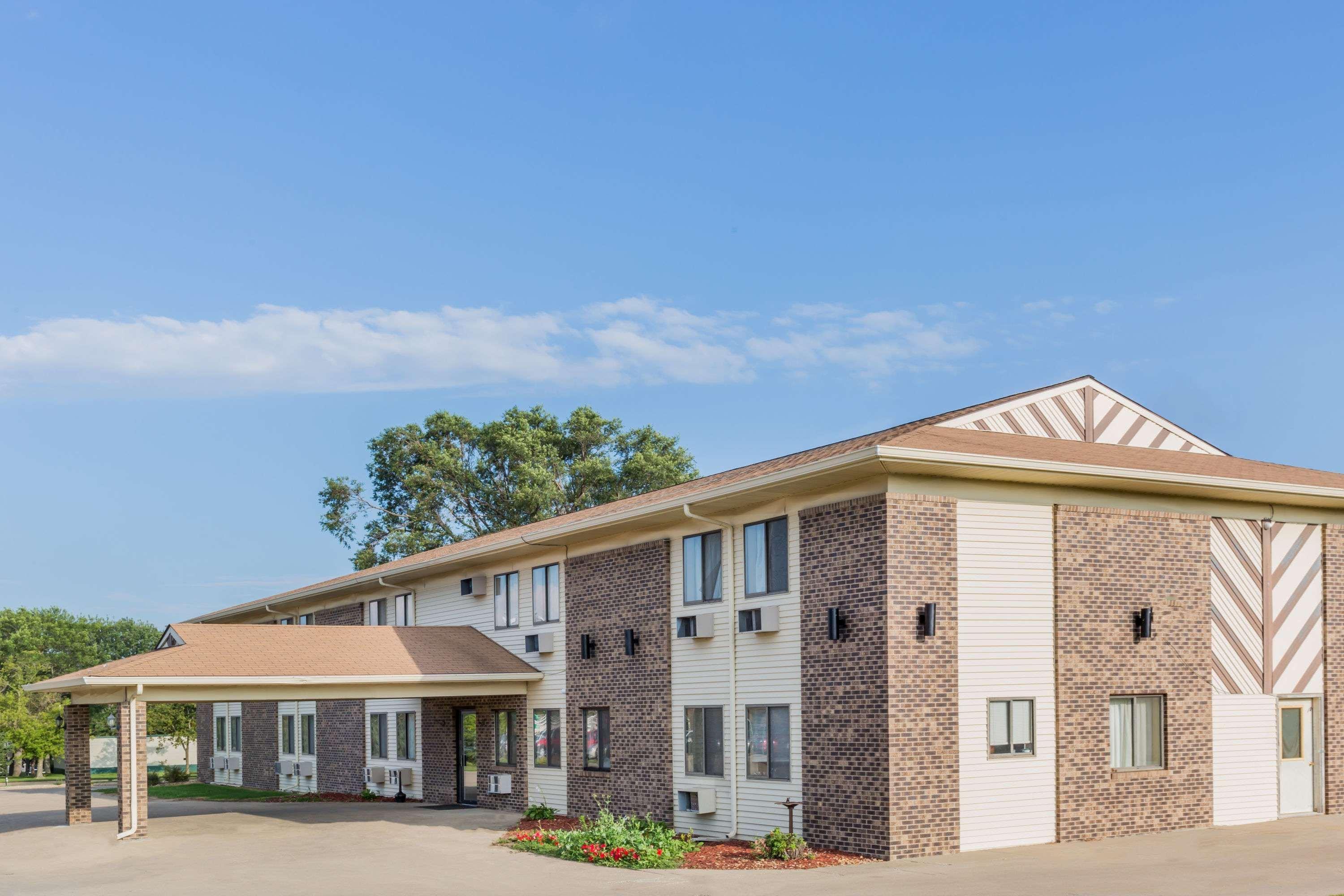 Super 8 By Wyndham Madison Exterior foto